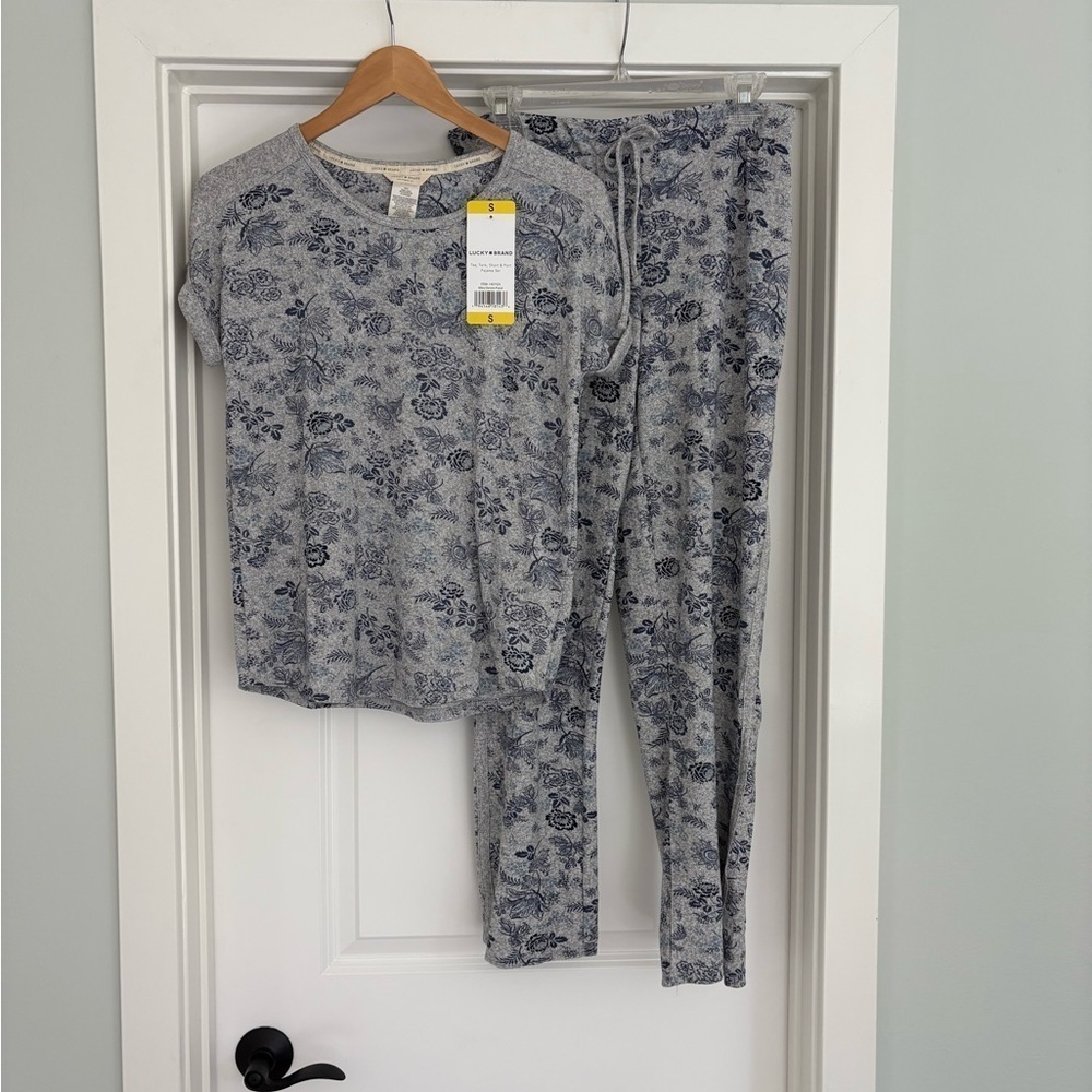 NWT Lucky Brand Pajama Set Top and Pants Floral Size S - Picture 3 of 13
